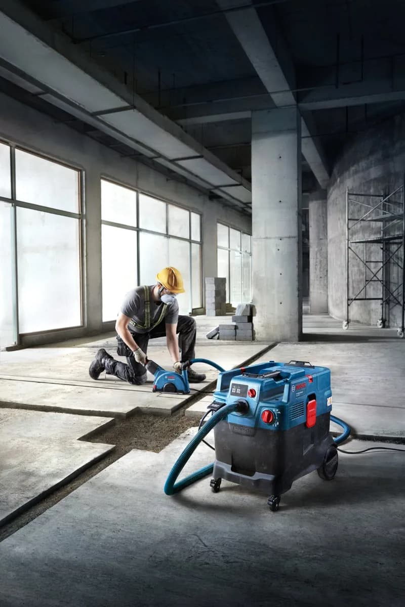 Правосмукалка Bosch GAS 400 A