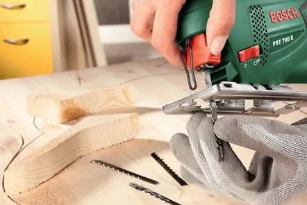 Убодна пила Bosch PST 700 Е